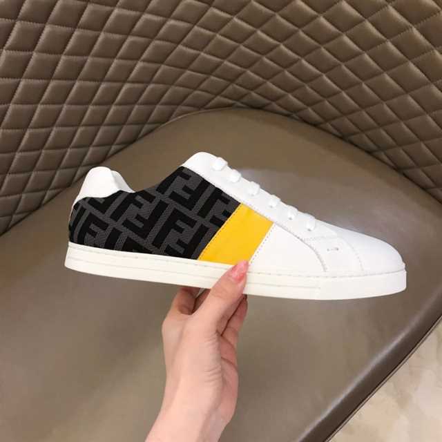 FENDI FF LOGO PRINT LOW-TOP SNEAKERS - FD17