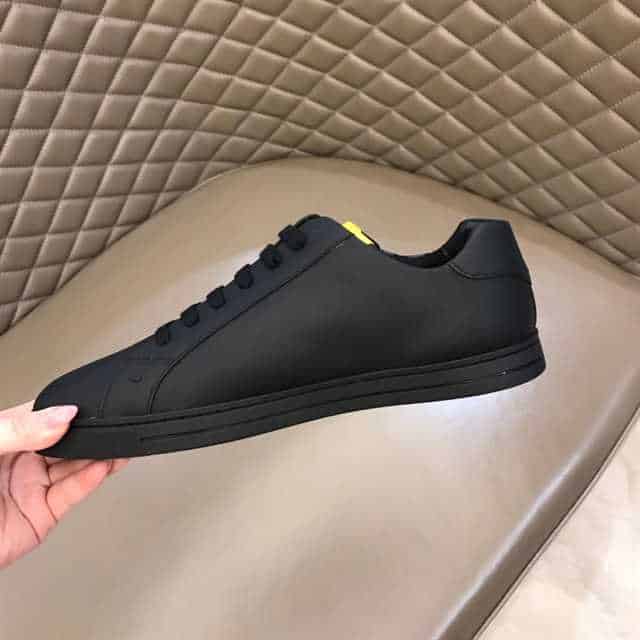 FENDI FF LOGO PRINT LOW-TOP SNEAKERS - FD18