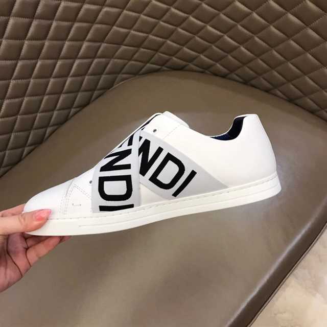 FENDI LOGO-STRAP LOW-TOP SNEAKERS - FD11