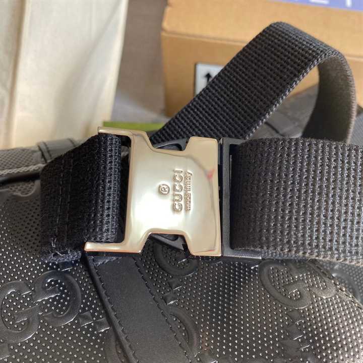 GG EMBOSSED BELT BAG BLACK GG EMBOSSED LEATHER COTTON LINEN LINING - GBC16