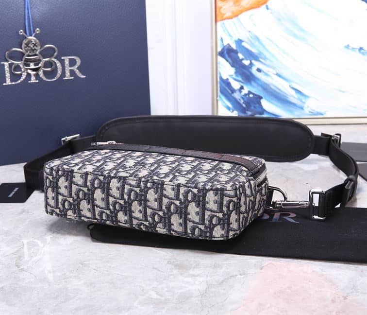 SAFARI MESSENGER BAG BEIGE AND BLACK DIOR OBLIQUE JACQUARD