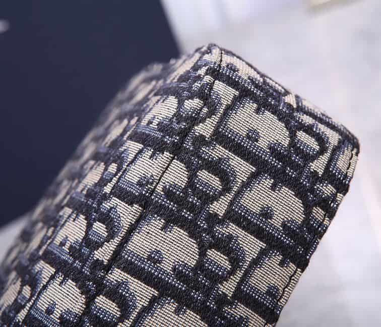 SAFARI MESSENGER BAG BEIGE AND BLACK DIOR OBLIQUE JACQUARD