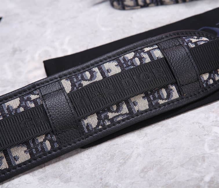 SAFARI MESSENGER BAG BEIGE AND BLACK DIOR OBLIQUE JACQUARD