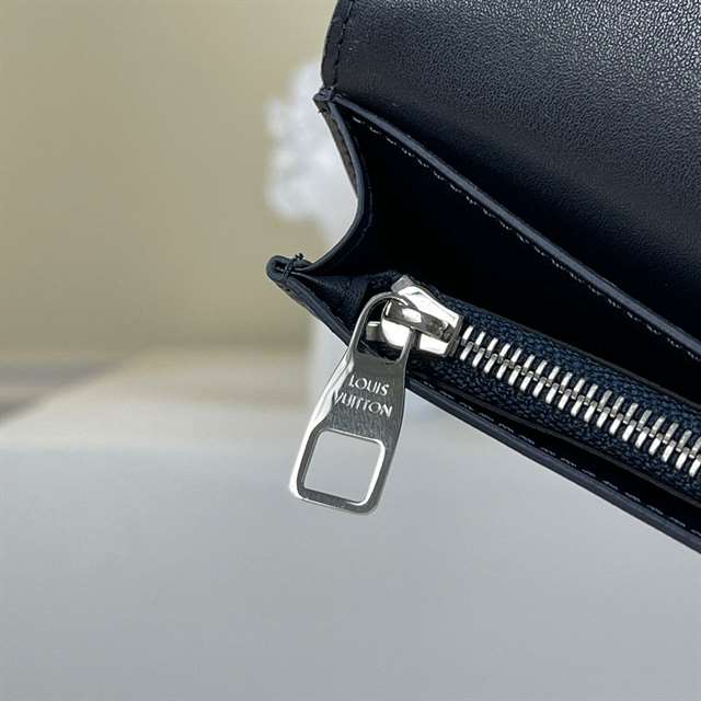 Louis Vuitton Brazza Wallet Monogram Canvas Other M80032 - RRG018