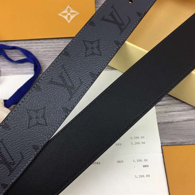 LOUIS VUITTON INITIALES 40MM REVERSIBLE MONOGRAM CANVAS BELT - B90