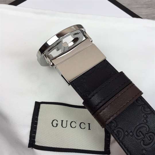 GUCCI SIGNATURE BELT WITH SILVER G BUCKLE - B49
