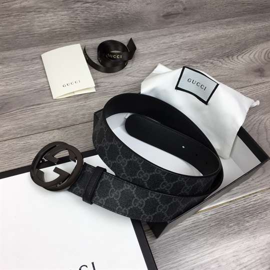 GUCCI MEN'S BLACK GG SUPREME BELT WITH G BUCKLE - B32