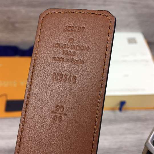 LOUIS VUITTON LV PYRAMIDE 40MM REVERSIBLE BELT - B137