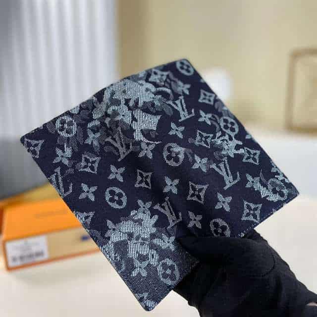 Louis Vuitton Brazza Wallet Monogram Canvas Other M80032 - RRG018