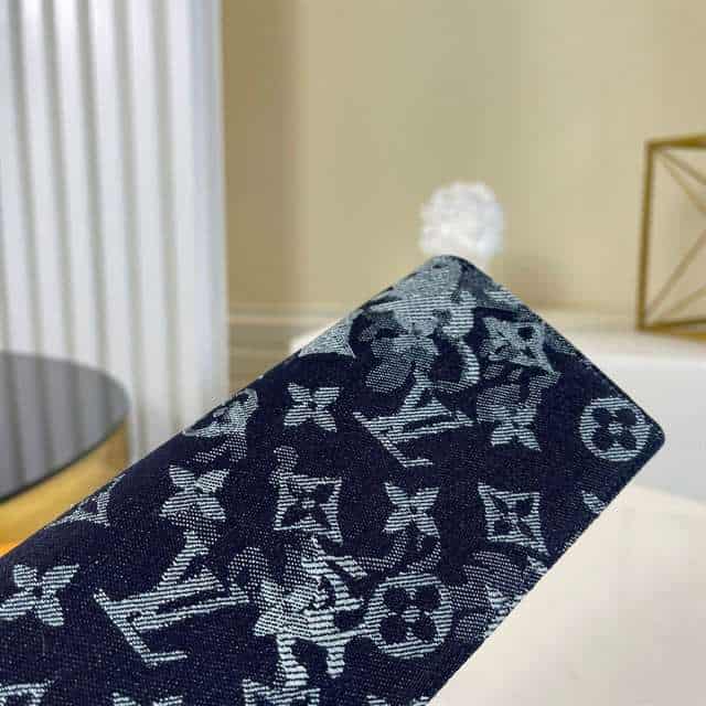 Louis Vuitton Brazza Wallet Monogram Canvas Other M80032 - RRG018