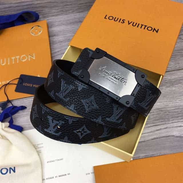 LOUIS VUITTON 40MM BELT - B88