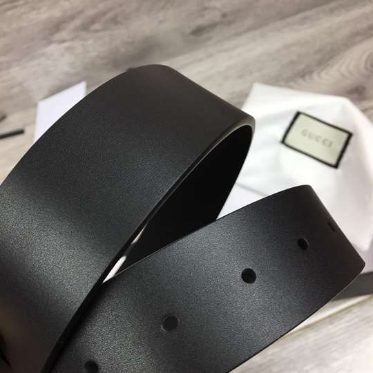 GUCCI LEATHER BELT WITH INTERLOCKING G BUCKLE - B31