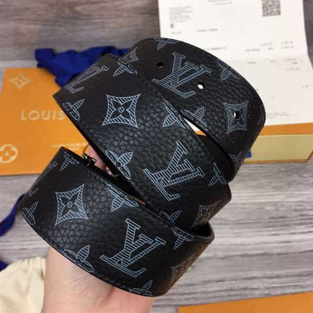 LOUIS VUITTON INITIALES 40MM REVERSIBLE MONOGRAM CANVAS BELT - B103