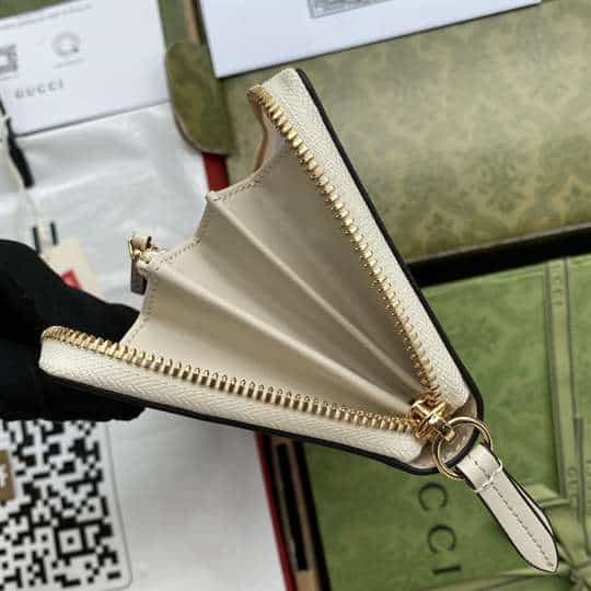 Gucci Les Pommes zip around wallet in beige and ebony GG Supreme - WGR007