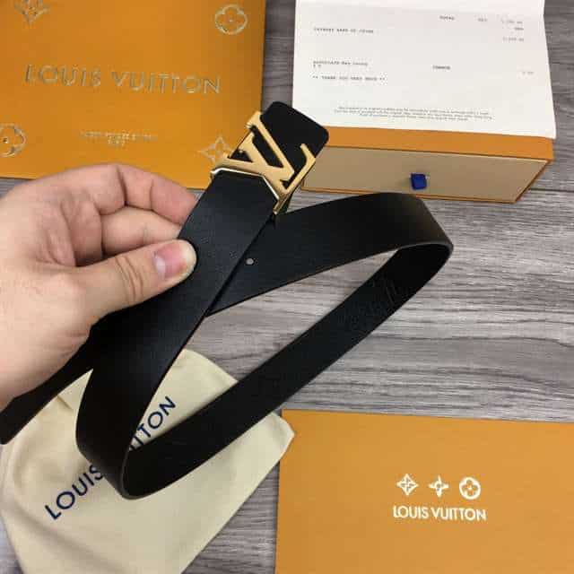 LOUIS VUITTON ICONIC 30MM REVERSIBLE BELT - B109