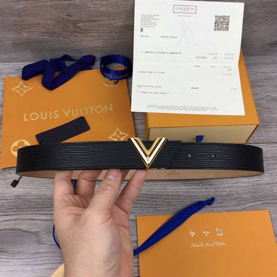 LOUIS VUITTON BLACK EPI LEATHER ESSENTIAL V BELT - B125