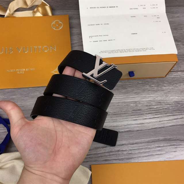 LOUIS VUITTON ICONIC 30MM REVERSIBLE BELT - B107