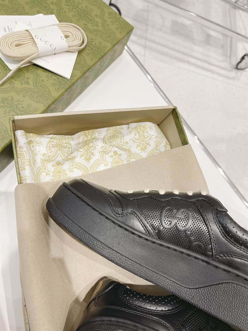 Men's GG embossed sneaker - GC077