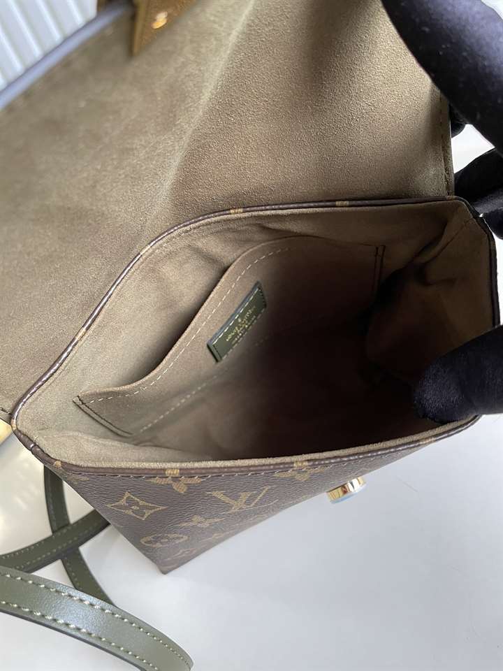 LOUIS VUITTON LOCKY BB - LBV203