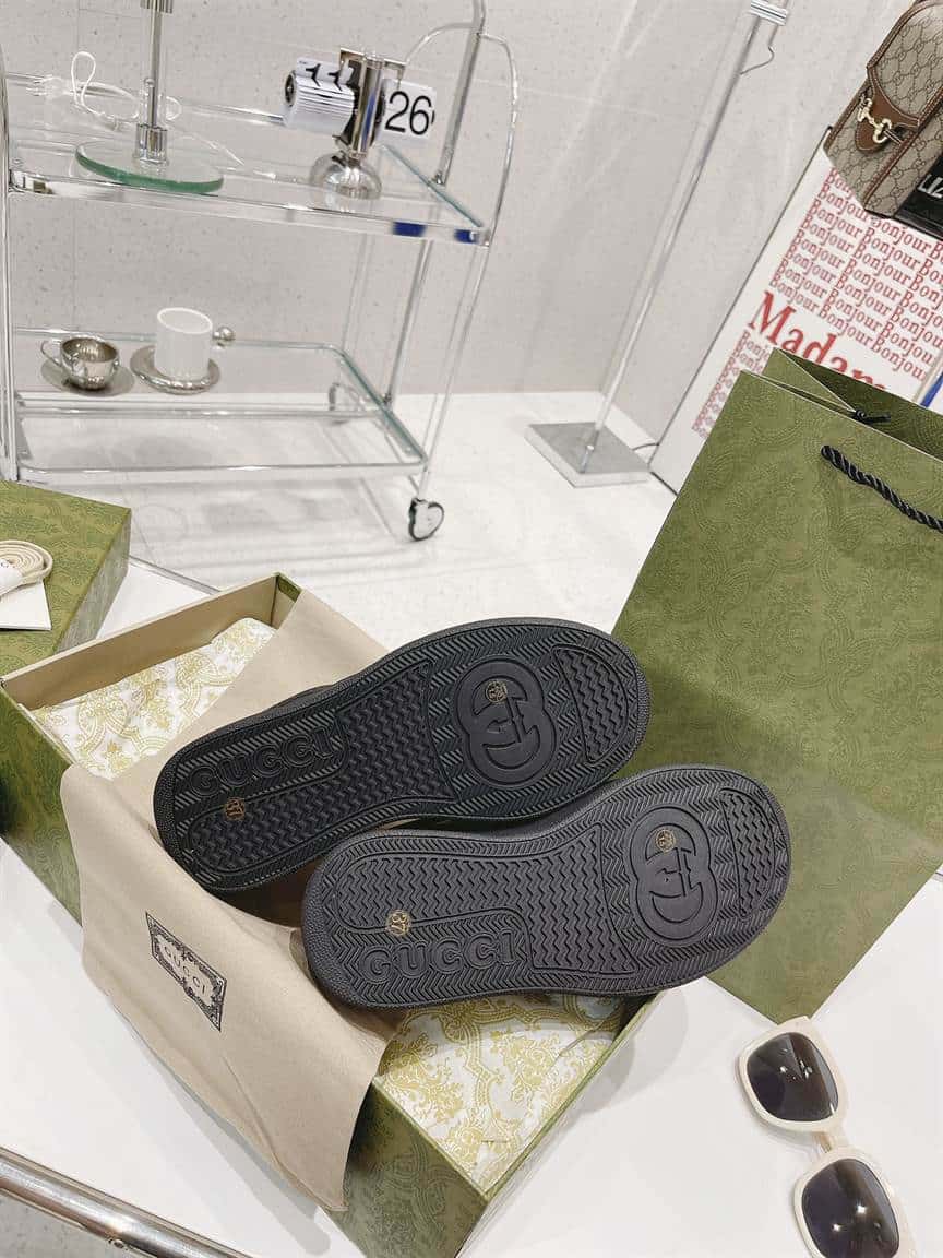 Men's GG embossed sneaker - GC077