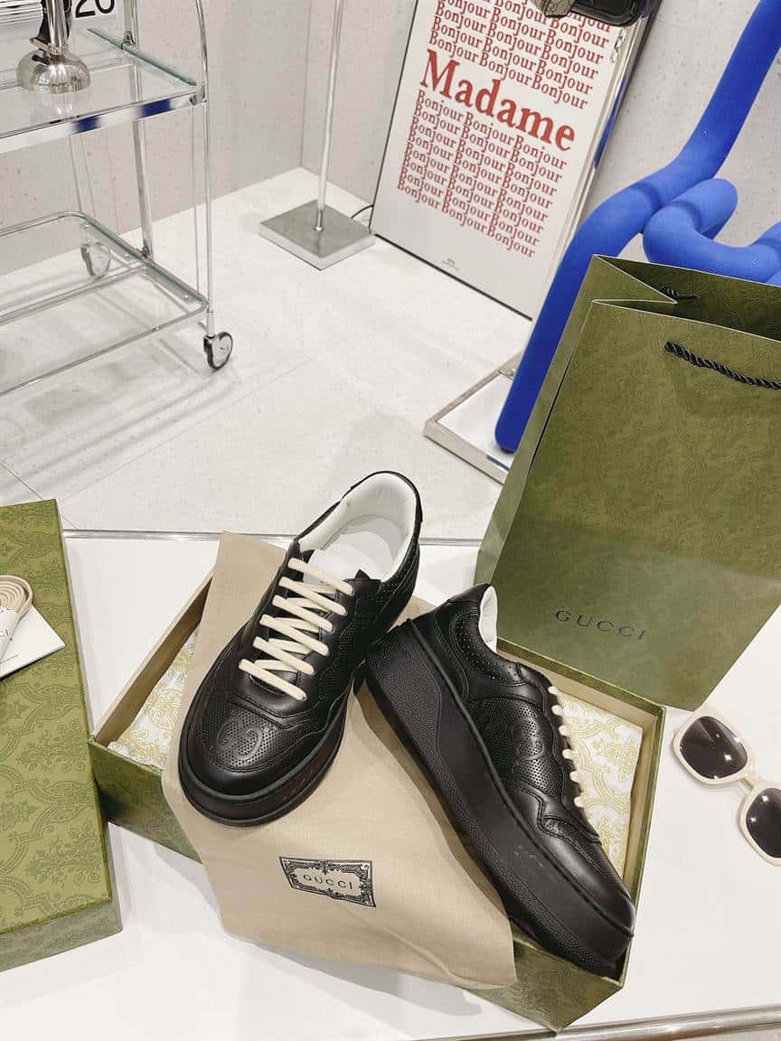 Men's GG embossed sneaker - GC077