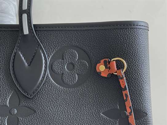 LOUIS VUITTON NEVERFULL MM - LBV213