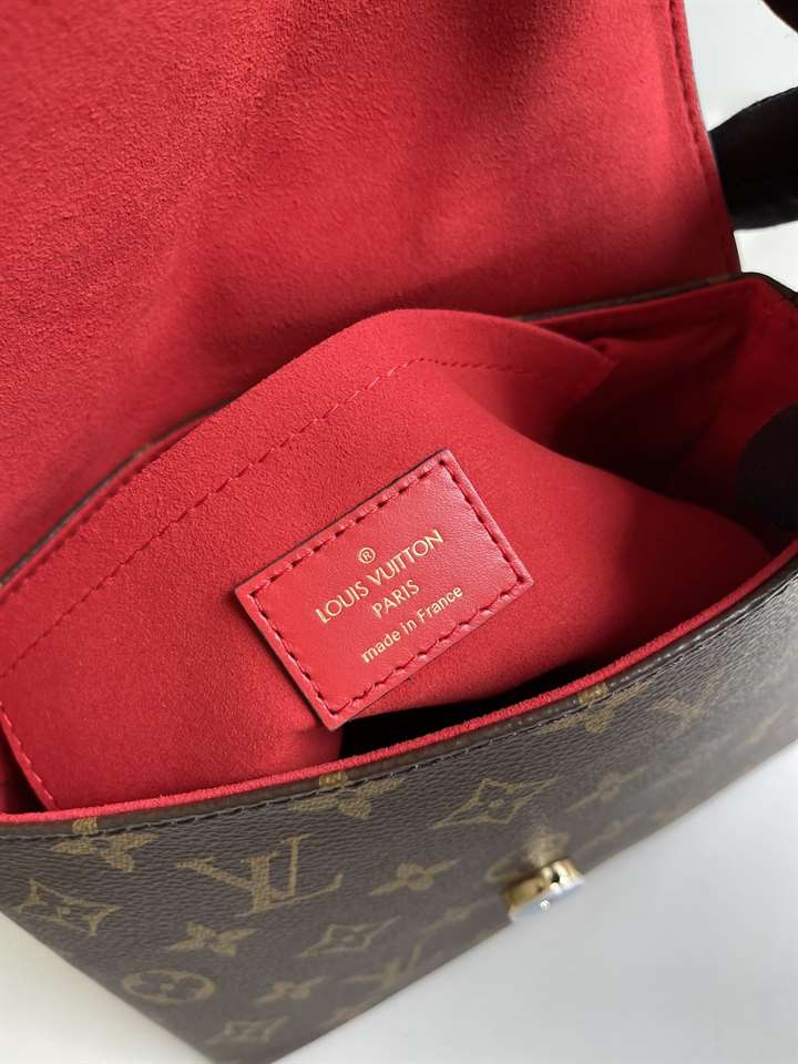 LOUIS VUITTON LOCKY BB - LBV201