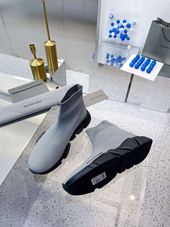 BALENCIAGA MEN'S SPEED 2.0 SNEAKER - BB139