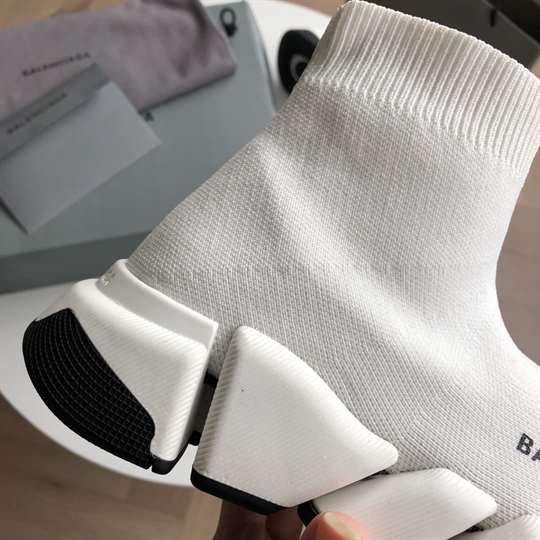 BALENCIAGA SPEED 2.0 SNEAKER IN WHITE - BB143