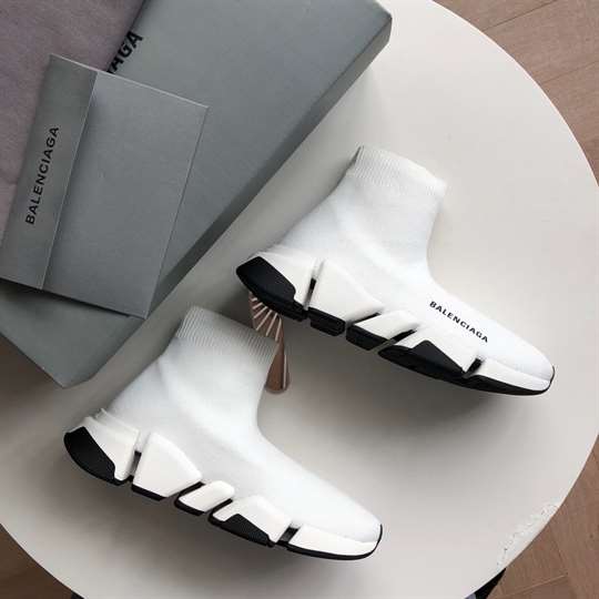 BALENCIAGA SPEED 2.0 SNEAKER IN WHITE - BB143