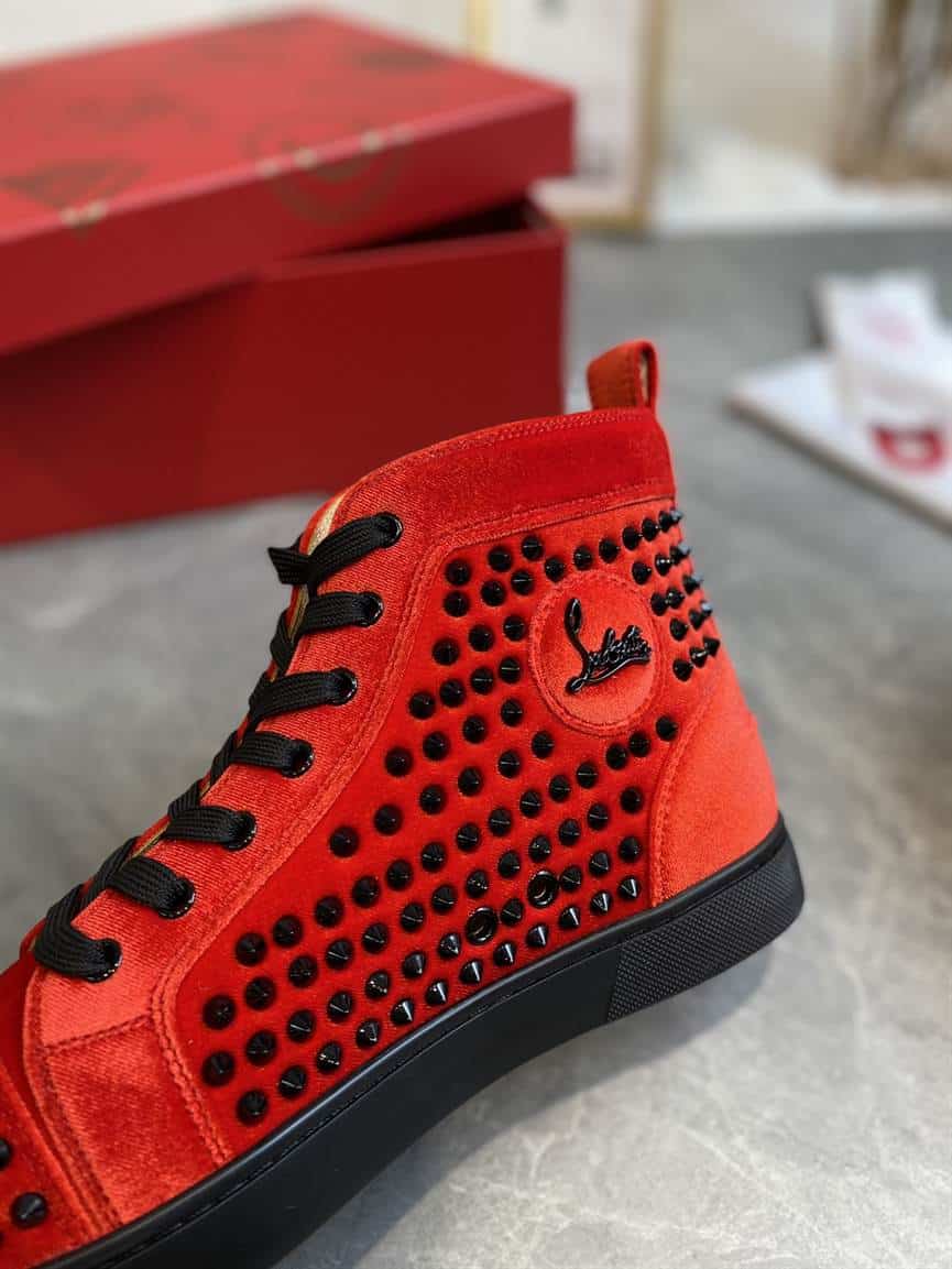 CHRISTIAN LOUBOUTIN HIGH TOP SNEAKER - CL123