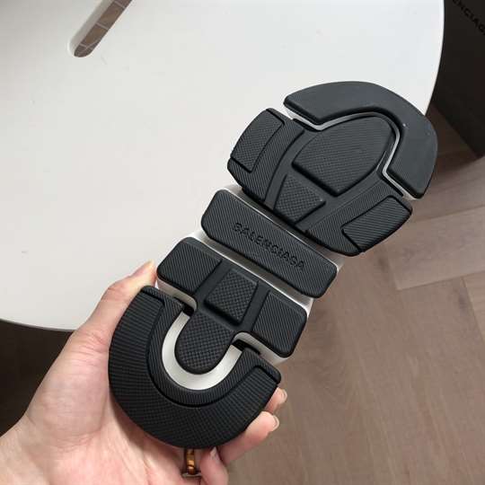 BALENCIAGA SPEED 2.0 SNEAKER IN PINK- BB146