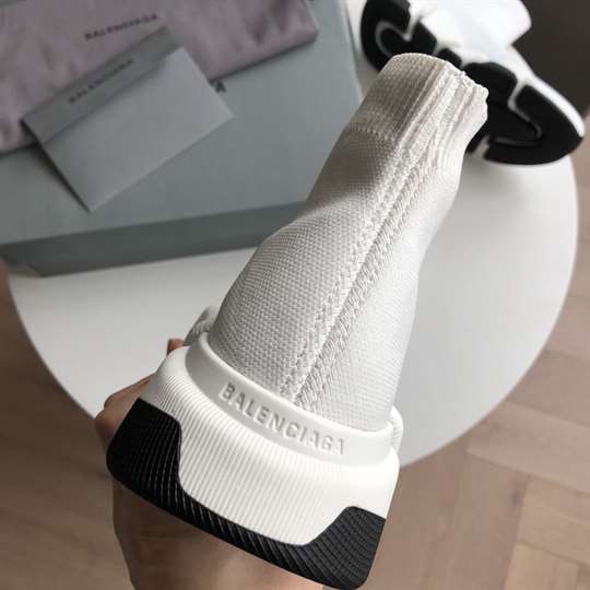 BALENCIAGA SPEED 2.0 SNEAKER IN WHITE - BB143