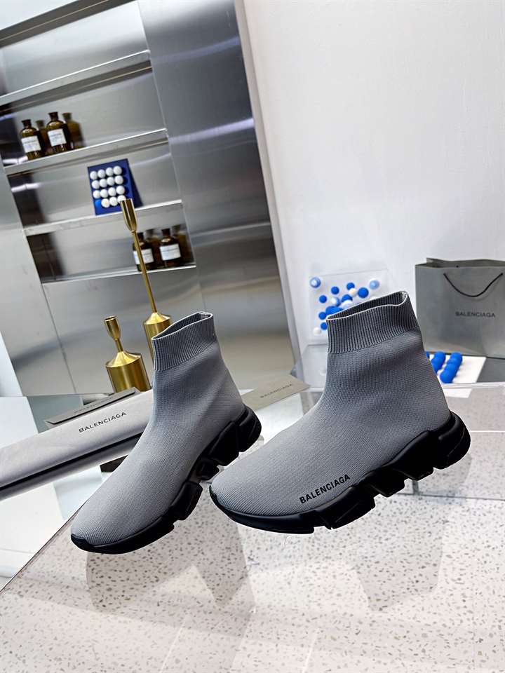 BALENCIAGA MEN'S SPEED 2.0 SNEAKER - BB139