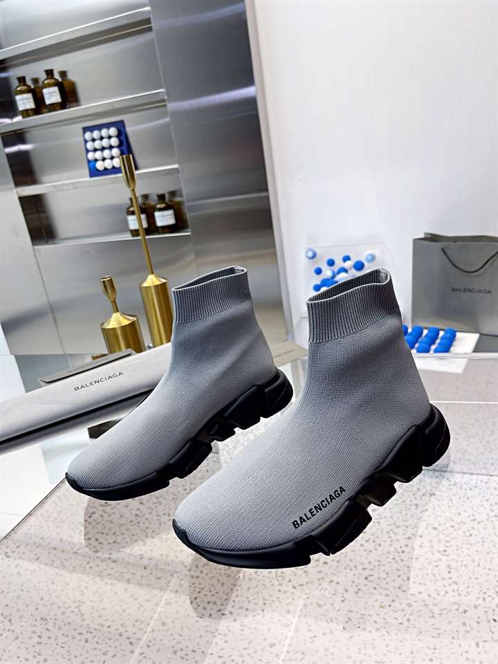 BALENCIAGA MEN'S SPEED 2.0 SNEAKER - BB139