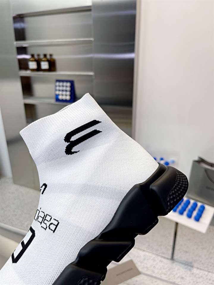 BALENCIAGA MEN'S SPEED 2.0 SNEAKER - BB138