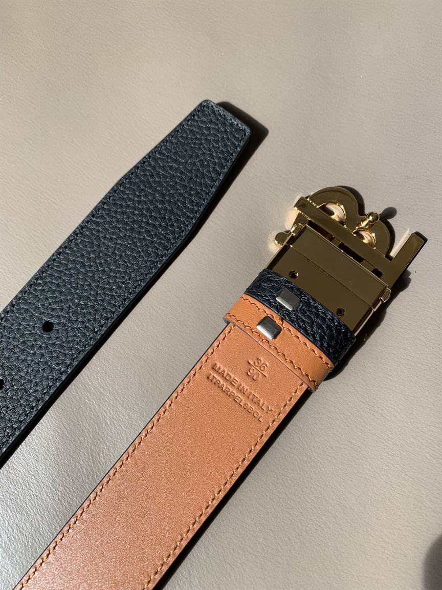BURBERRY BELT - B43
