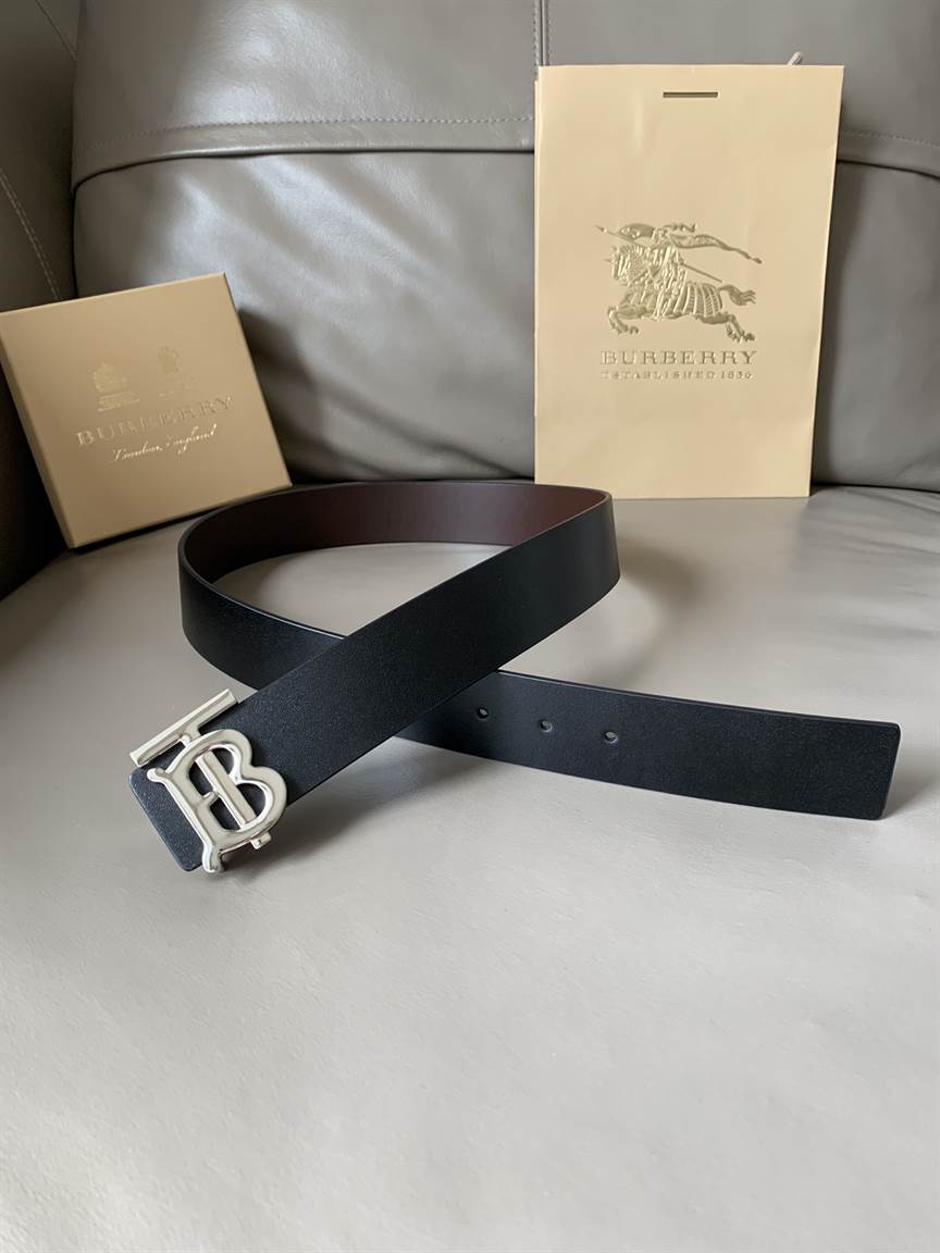 BURBERRY BELT - B42