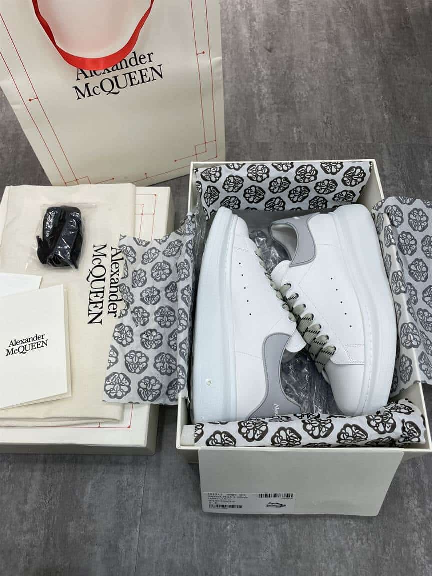 ALEXANDER MCQUEEN SNEAKER - AM22