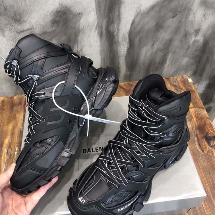 MEN'S TRACK HIKE TRAINERS IN BLACK - BB168