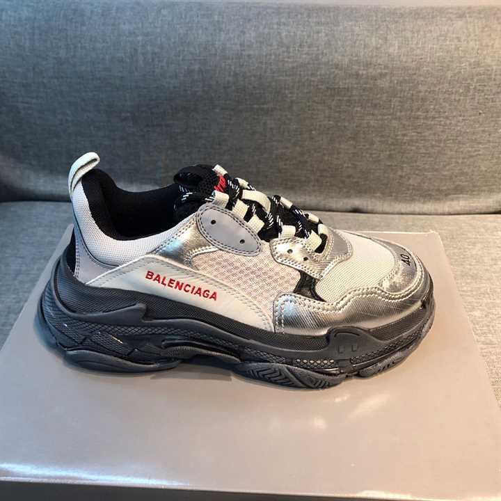 BALENCIAGA TRIPLE S WHITE & BLACK SOLE SNEAKERS - BB170