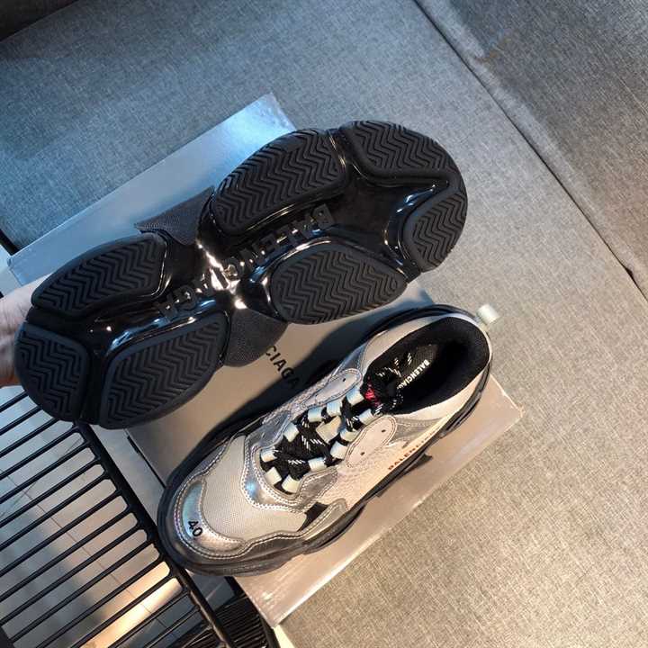 BALENCIAGA TRIPLE S WHITE & BLACK SOLE SNEAKERS - BB170