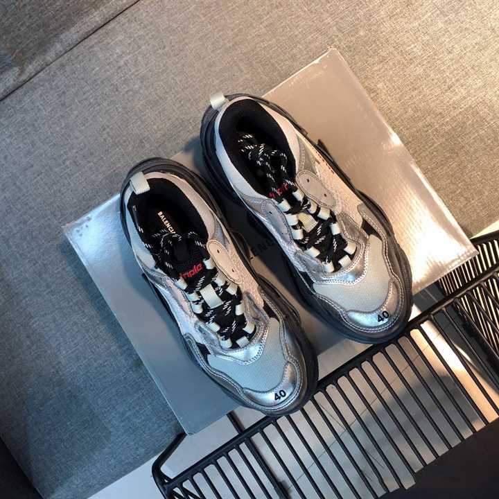 BALENCIAGA TRIPLE S WHITE & BLACK SOLE SNEAKERS - BB170