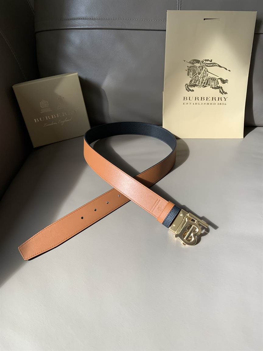 BURBERRY BELT - B43