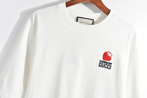 GUCCI Strawberry T-Shirt - GC0103
