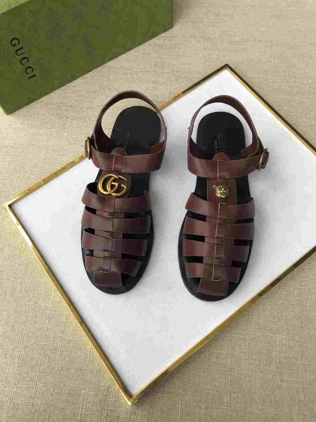 GUCCI SANDAL WITH DOUBLE G - SDG007