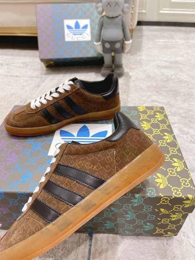 GUCCI GAZELLE SNEAKER - GC105