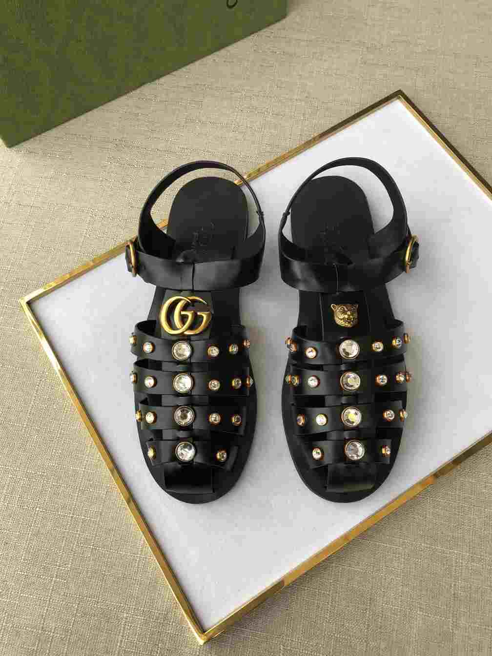 GUCCI SANDAL WITH DOUBLE G - SDG002