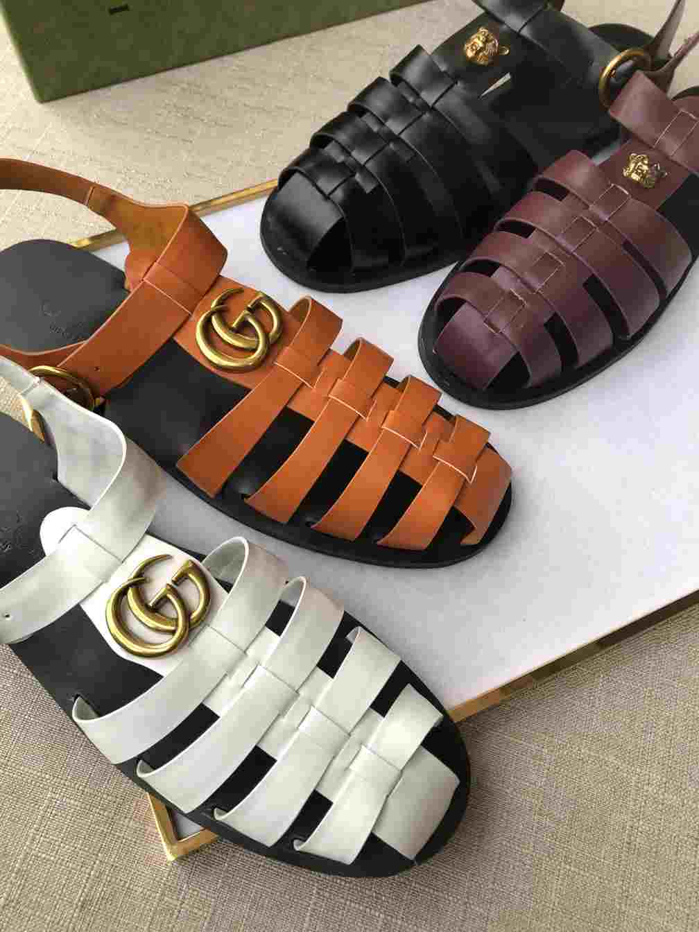 GUCCI SANDAL WITH DOUBLE G - SDG008