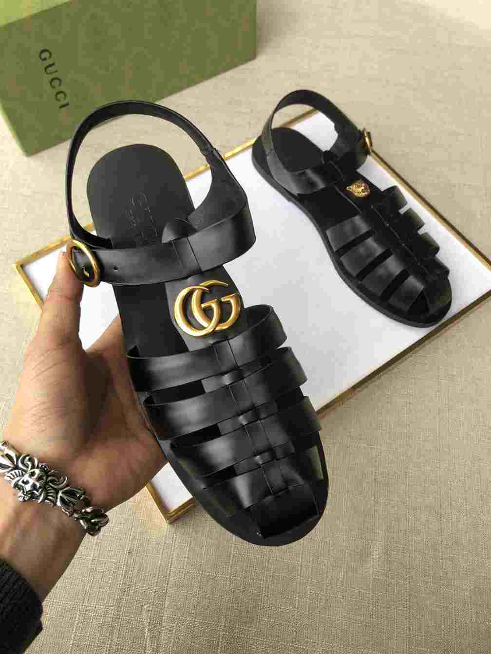 GUCCI SANDAL WITH DOUBLE G - SDG005